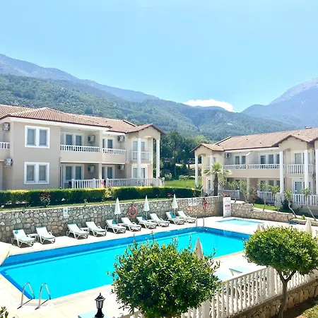Larimar Hotel 2*