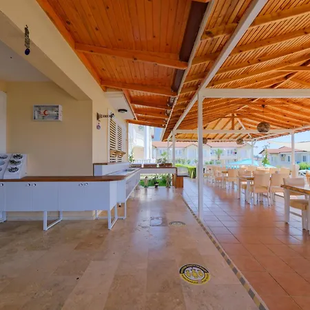 Larimar Hotel