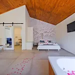 Hotel Larimar 2*