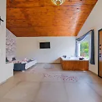 Larimar Hotel