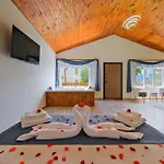 Hotel Larimar
