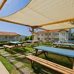 Hotel Larimar 2*