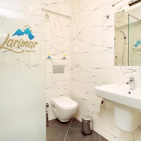 Ξενοδοχείο Larimar 2*