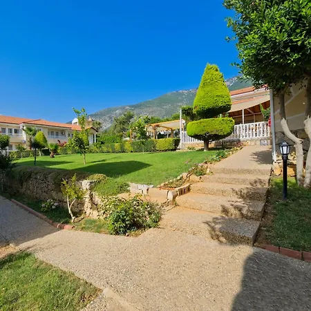 Larimar Hotel