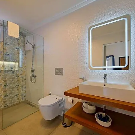 Larimar Hotel
