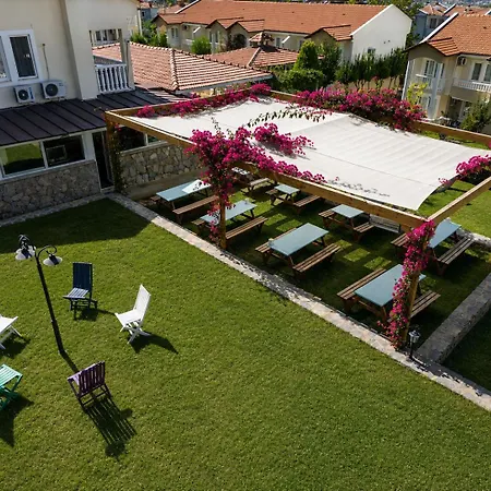 Hotel Larimar
